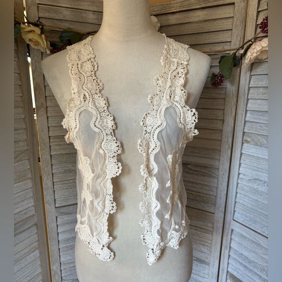 LACE CROCHET & MESH VEST by Pinky, Women’s SZ M, Floral Embroidery Cream/Ivory - Picture 10 of 16